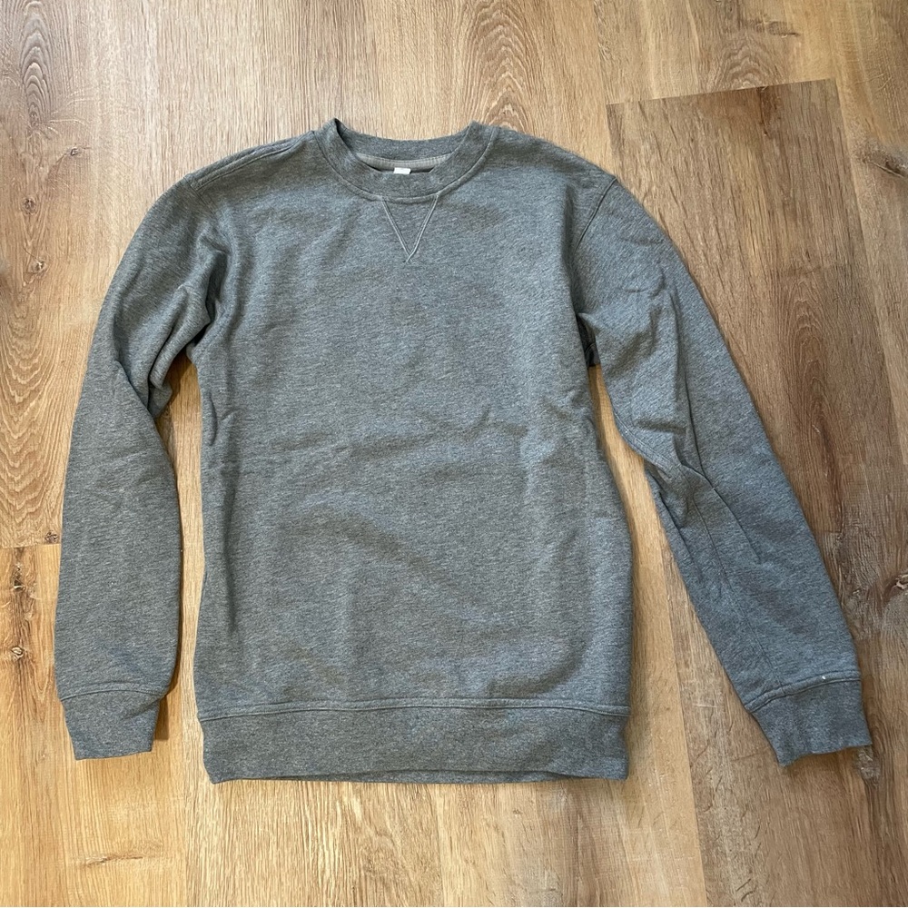 Like new womens lululemon crewneck sweatshirt